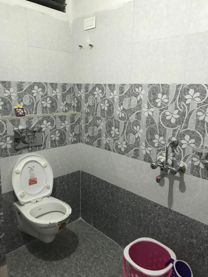ホテルKrishnananda Dham プリ エクステリア 写真